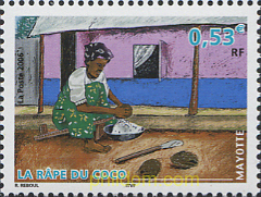MUJER VACIANDO UN COCO