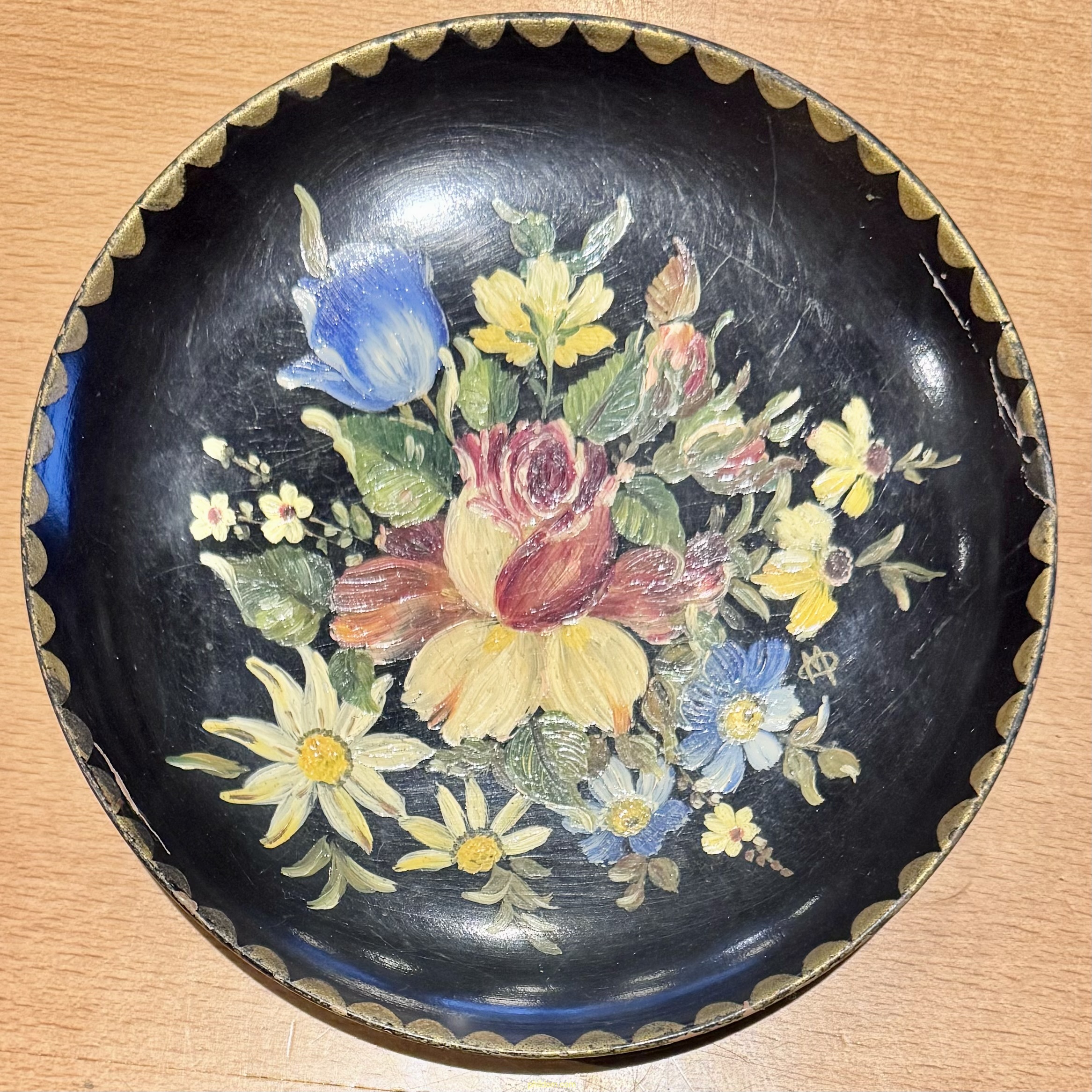 PRECIOSO PLATO DE MADERA PINTADA 17cm