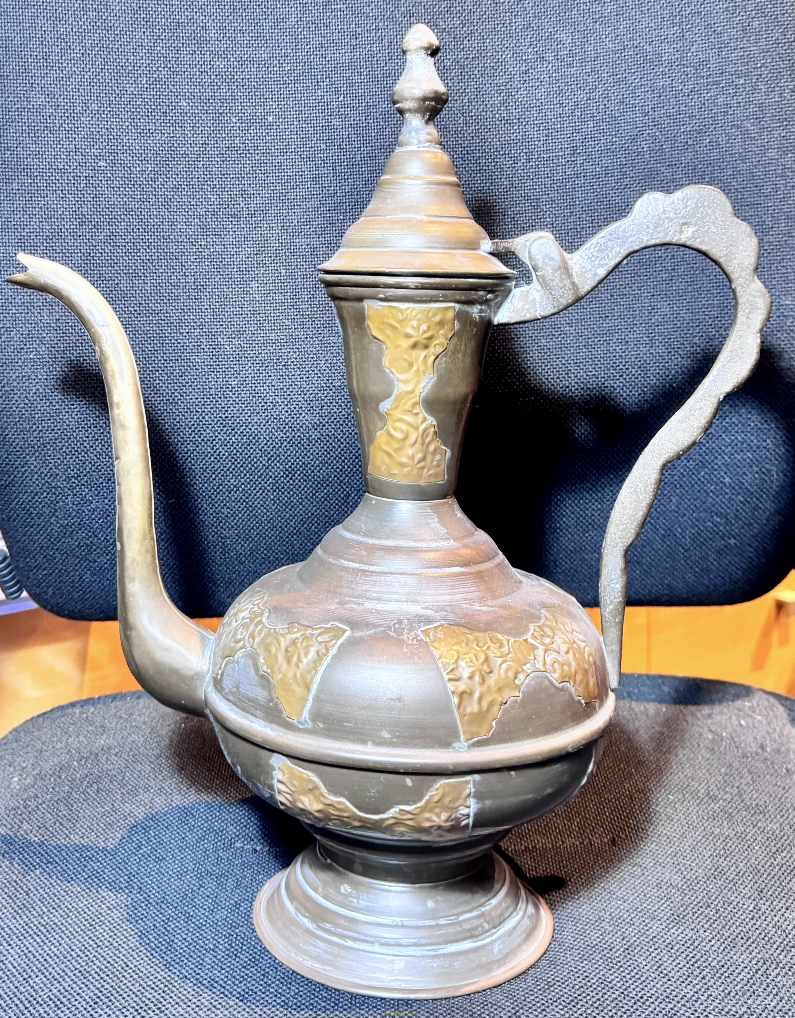 BONITA TETERA ARABE DE COBRE